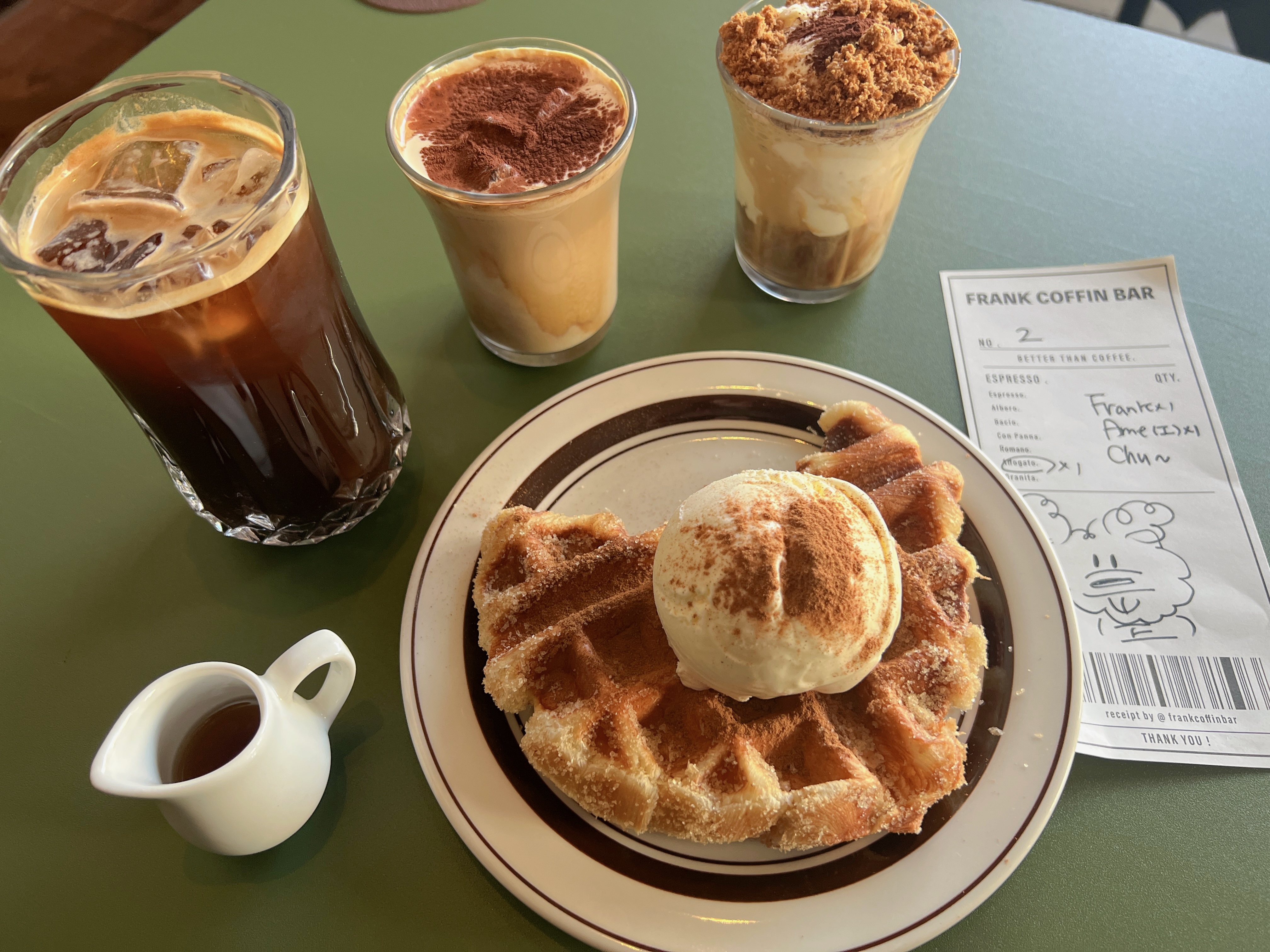 아메리카노 프랭크커피 카페아포가토 츄러스크로플