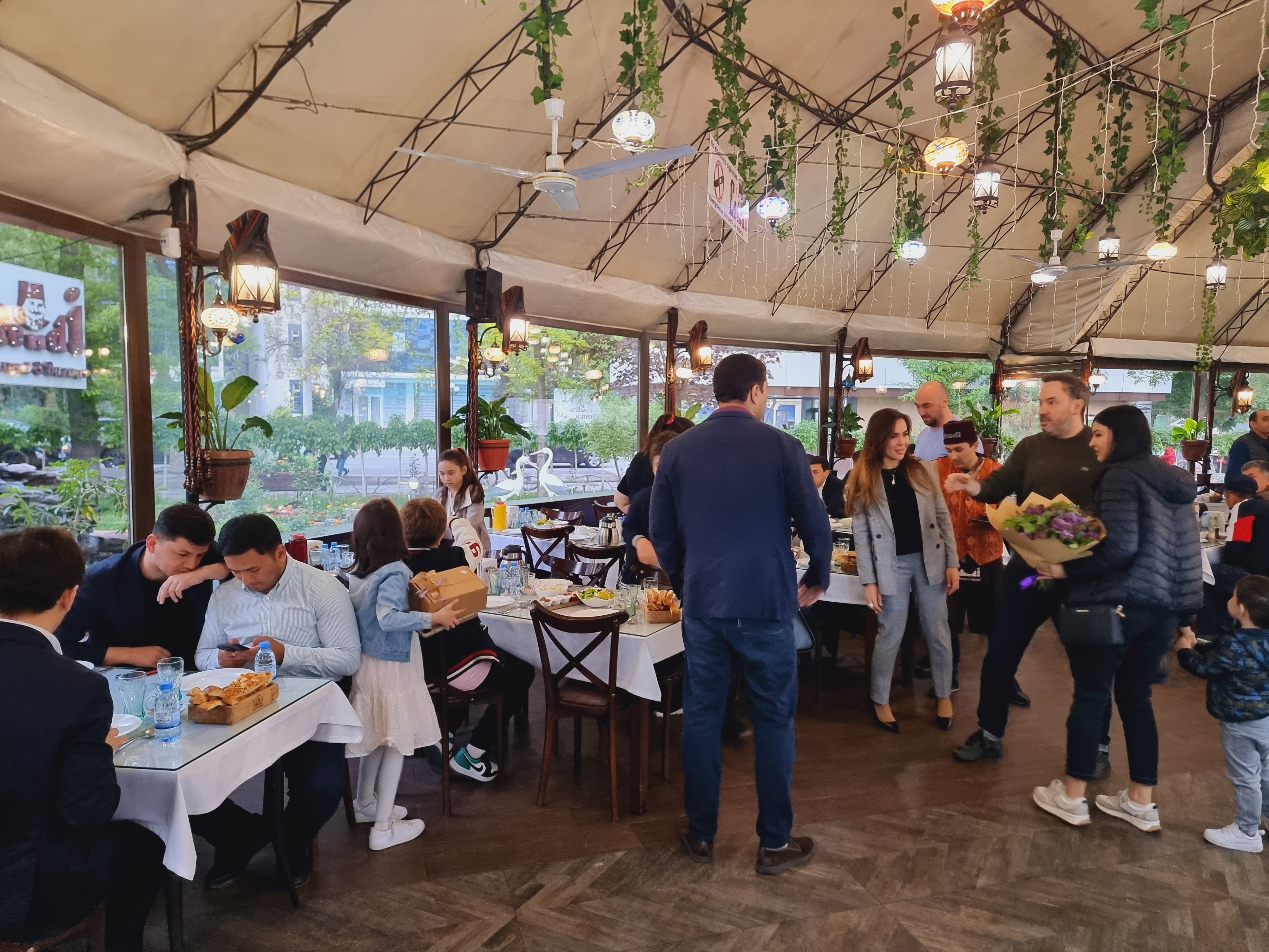 예약이 꽉찬 테이블