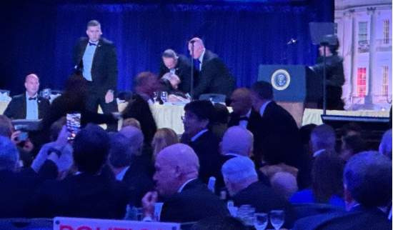 트럼프 피신 영상: 백악관 기자단 만찬 총격 사건 발생 ❘ 현장 상황·피신 경로·용의자 체포 실시간 분석