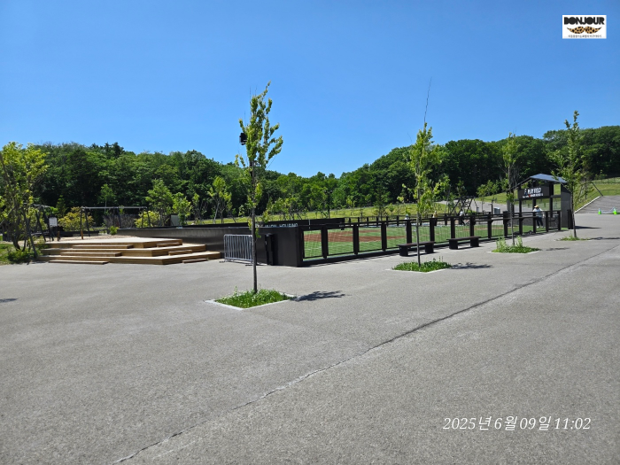 홋카이도 볼파크 F빌리지 공원 미니 야구장