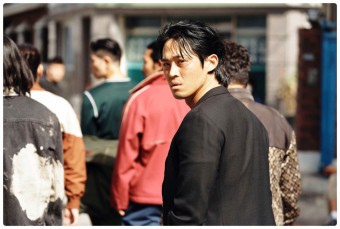 송중기 주연의 한국 느와르 영화 화란(홍사빈, 비비)