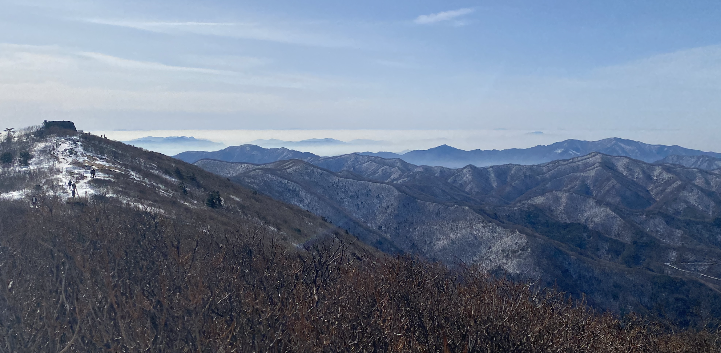 태백산 정상에서 바라본 태백산맥 전경