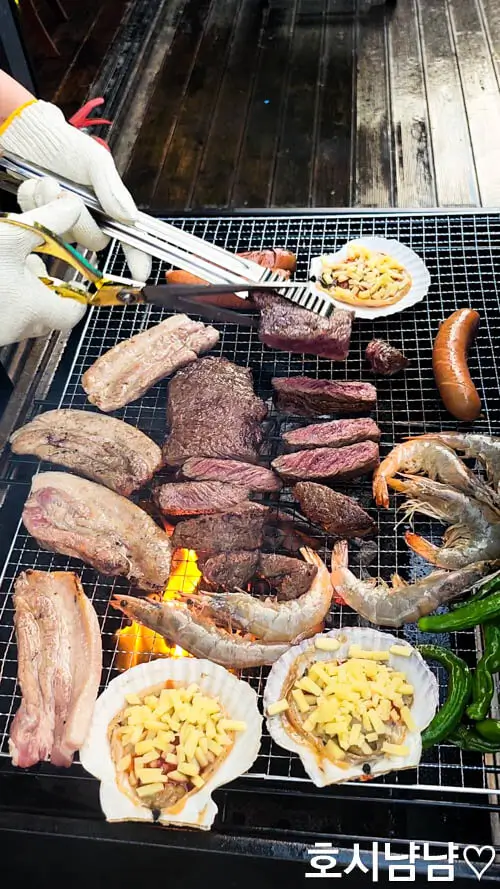 저녁에는 맛있게 바베큐 먹기