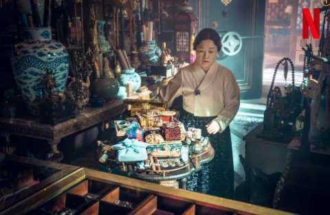 경성크리처에 나오는 김혜숙 배우님 사진입니다.