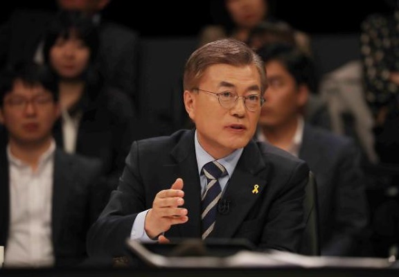 문대통령&#44; 퇴임 앞두고 손석희와 대담