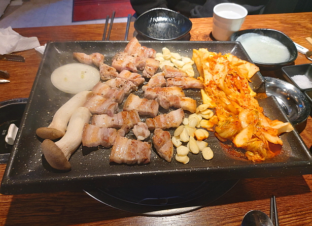 흑돼지 오겹살 구이