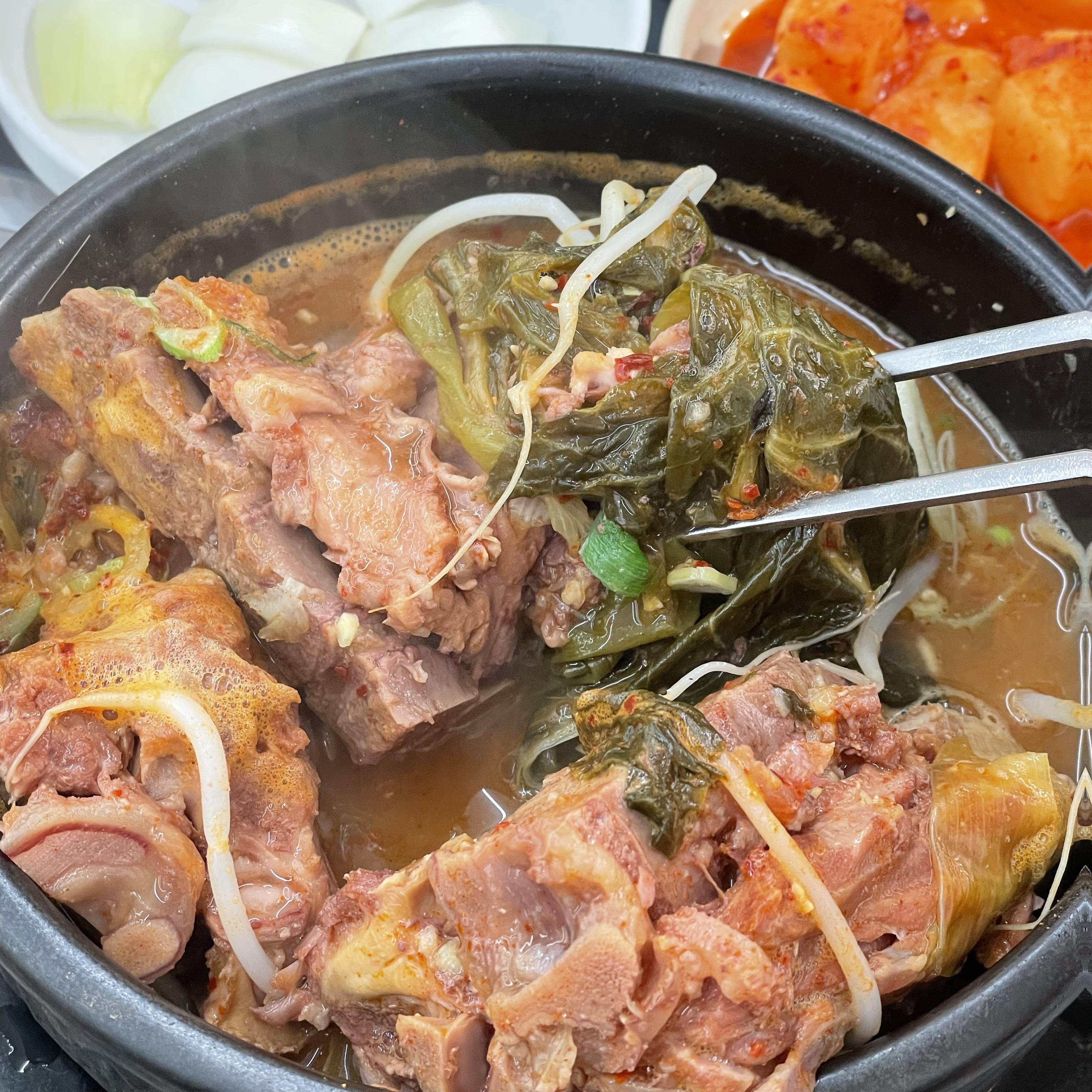 대구 엑스코 맛집 우뚝해장국 본점 뼈해장국