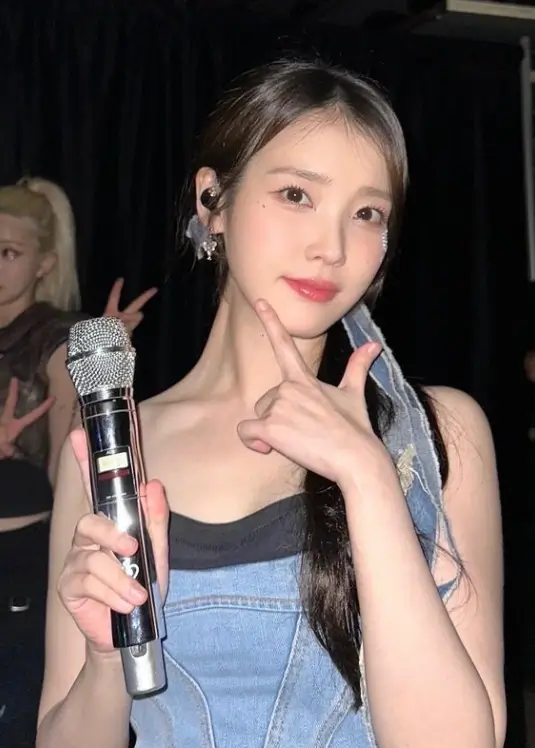 아이유 IU 프로필 갤러리ㅣ노래 음악 mbti 인스타 유튜브