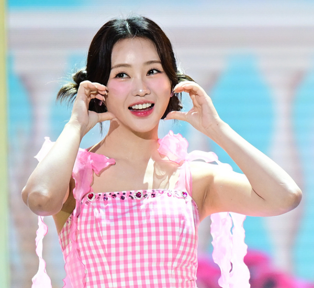 홍지윤 얼굴 하트