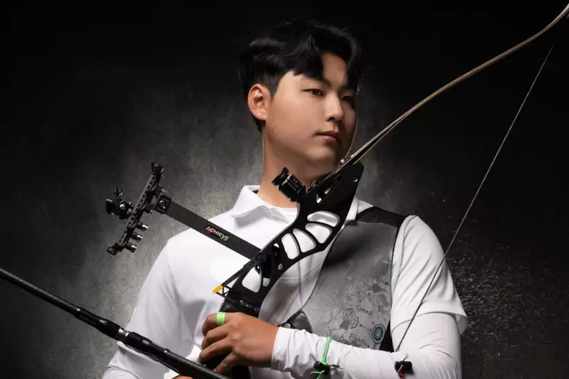 출처: 네이버 스포츠 | 이우석 양궁 선수