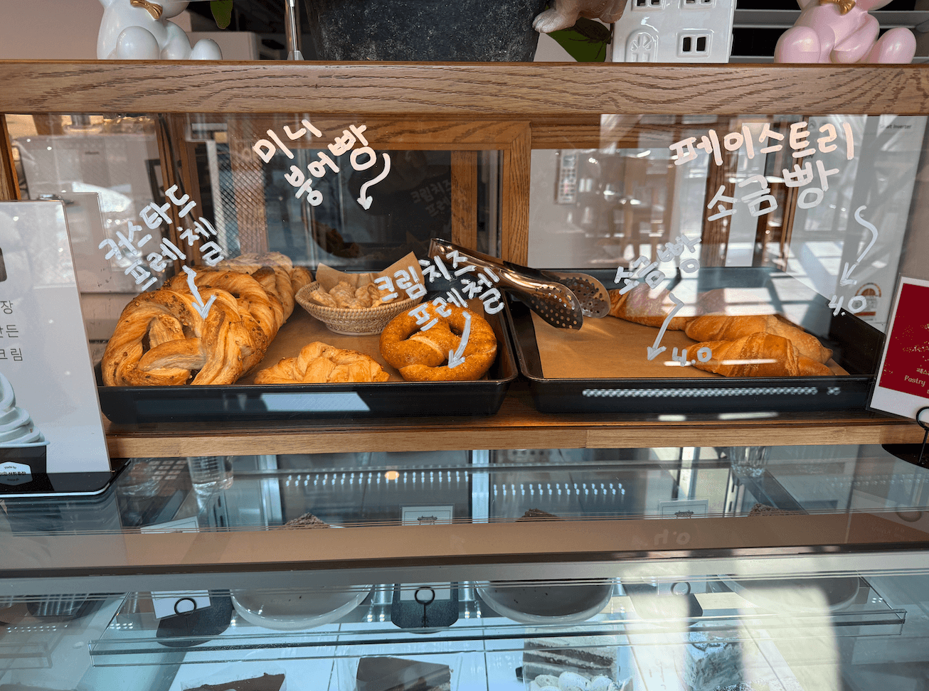 굿즈 브런치 카페