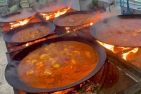 솥뚜껑닭볶음탕