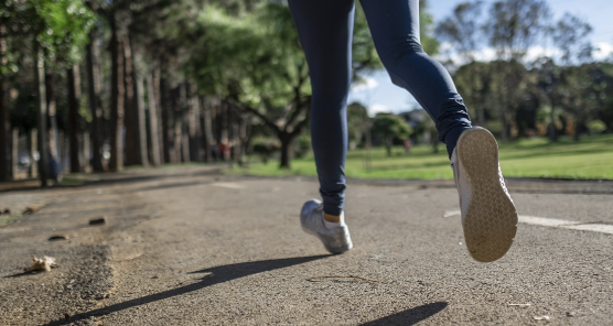 엣지 오브 투모로우 ott , 반복되는 하루 속에서 새로운 의미를 찾는 영화