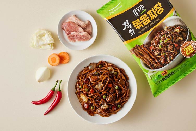 직화 볶음 짜장 재료 및 연출 이미지