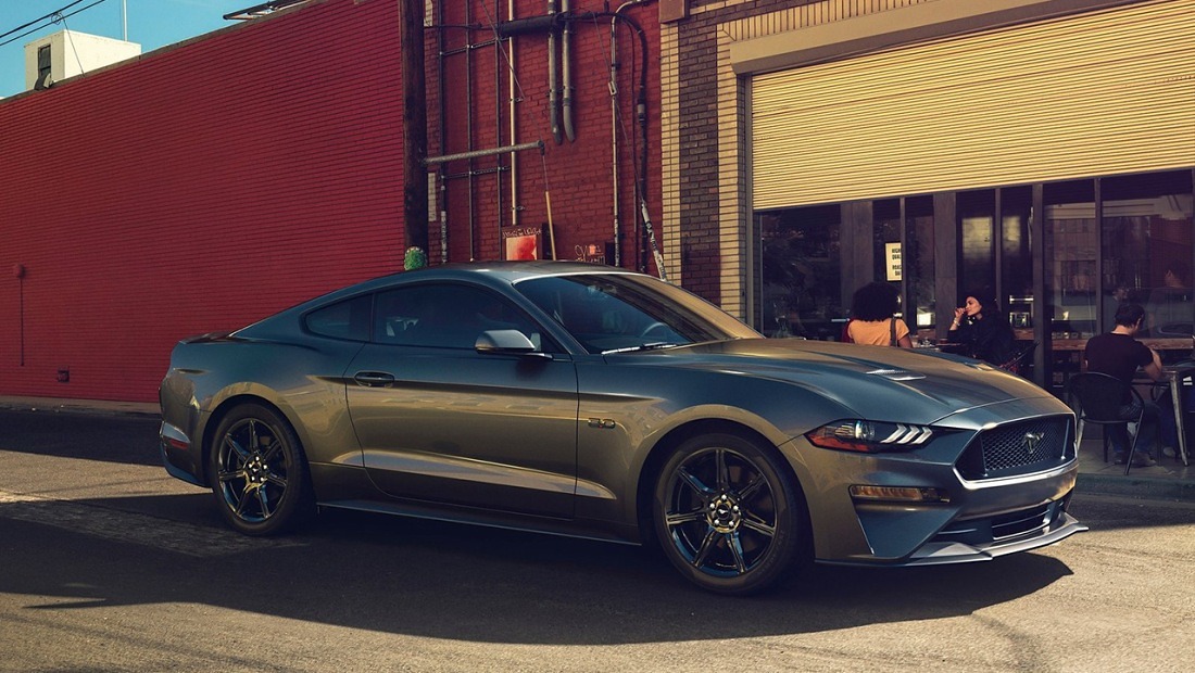 2019년식 포드 머스탱 그레이 전측면 사진 출처 다음 자동차