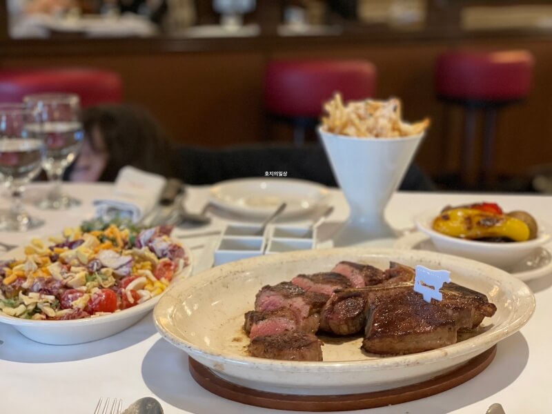 신사 압구정 맛집 붓처스컷 도산 - 스테이크 차림