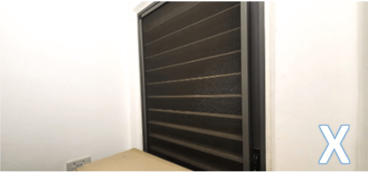 에어컨 실외기 창이 닫혀있는 상태