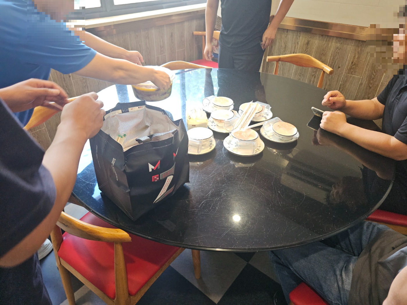 魔锅坊(MOGUOFANF) 麻辣香锅/모궈팡 마라샹궈