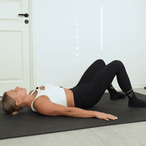 alt="글루트 브릿지 운동"