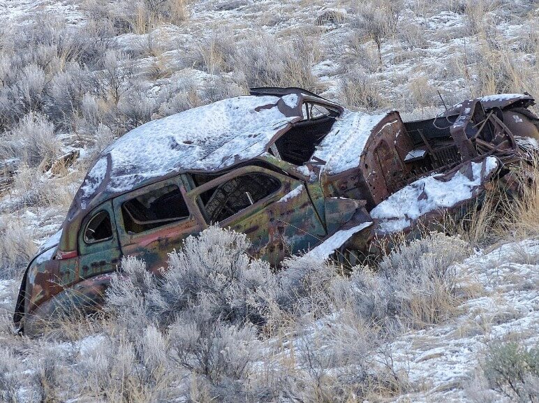 교통사고로 전복된 차량