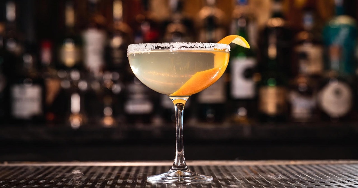 사이드카 황금 레시피 & 유래 및 완벽한 안주 추천