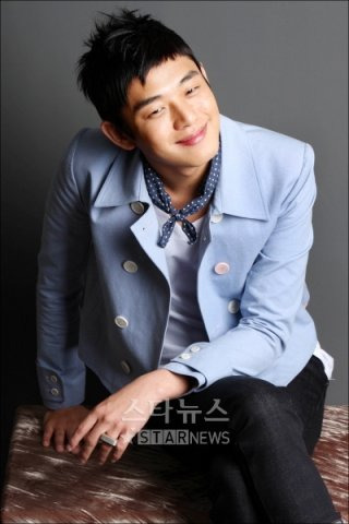 유아인 작품 활동