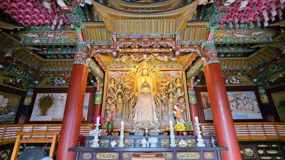 양양 휴휴암 : 동해 바다 위에 자리한 기도의 공간 바다와 함께하는 특별한 사찰