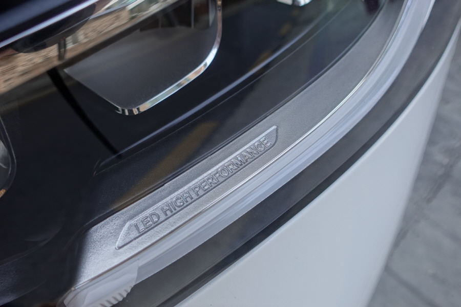 GLC 300e 쿠페 외부디자인 헤드라이트