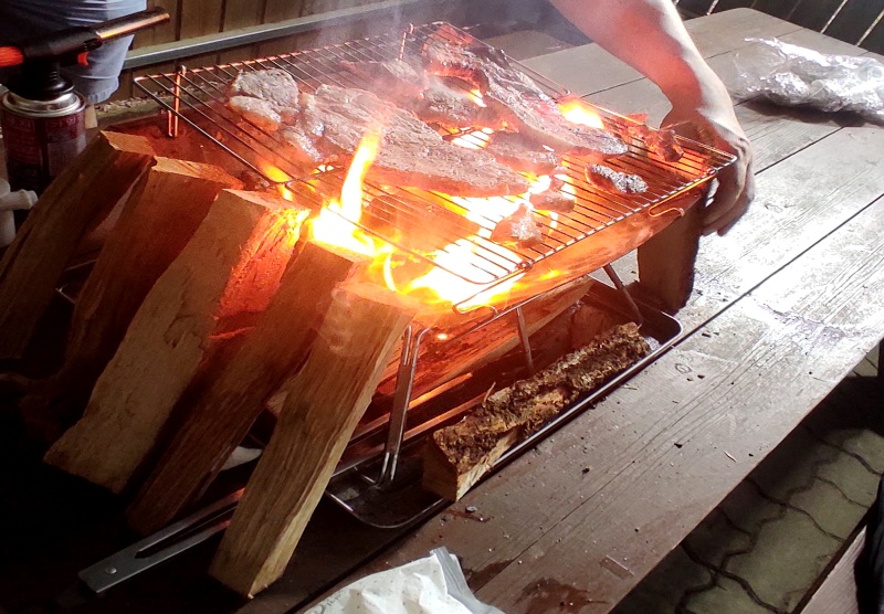 고기구울때 세워서 말리는중
