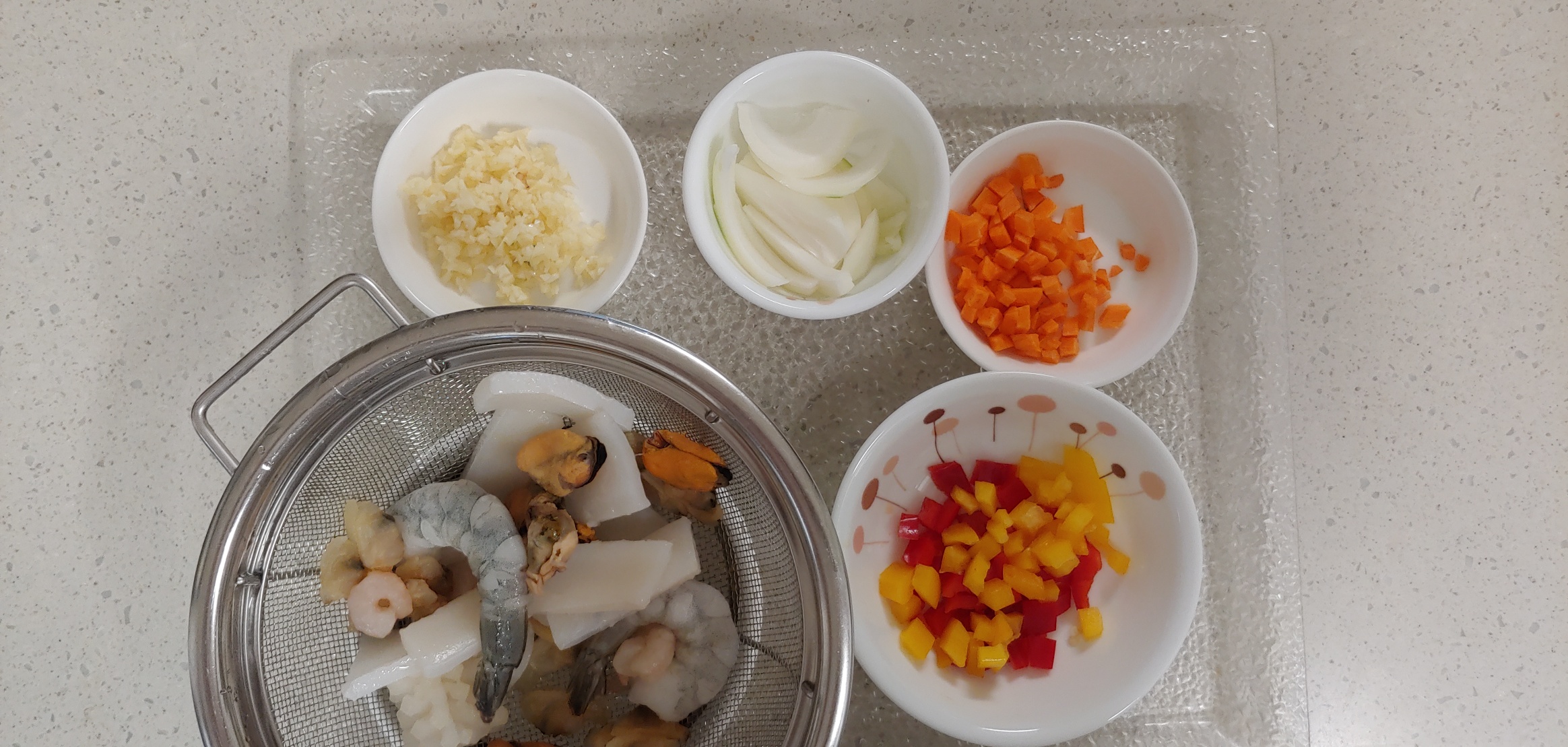 설명은 2인분인데 와이프만 해주느라 1인분으로 조절한 사진입니다. 구성만 참고하세요.