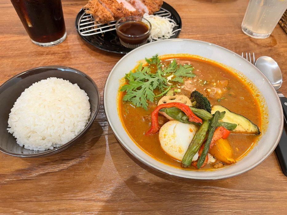 똠양꿍 스튜 스타일? 스파이시 치킨 카레