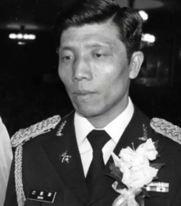 신중철
