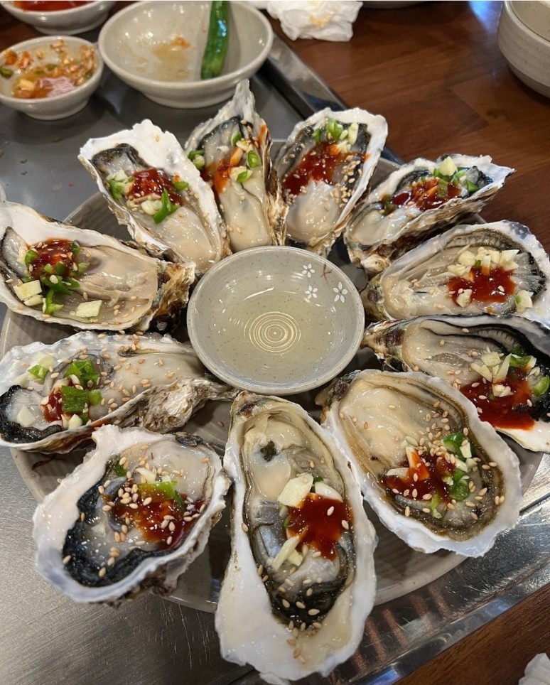 시흥 굴찜 맛집 통굴통굴 본점 리뷰 ❘ 겨울 별미 제대로 즐긴 후기 정리