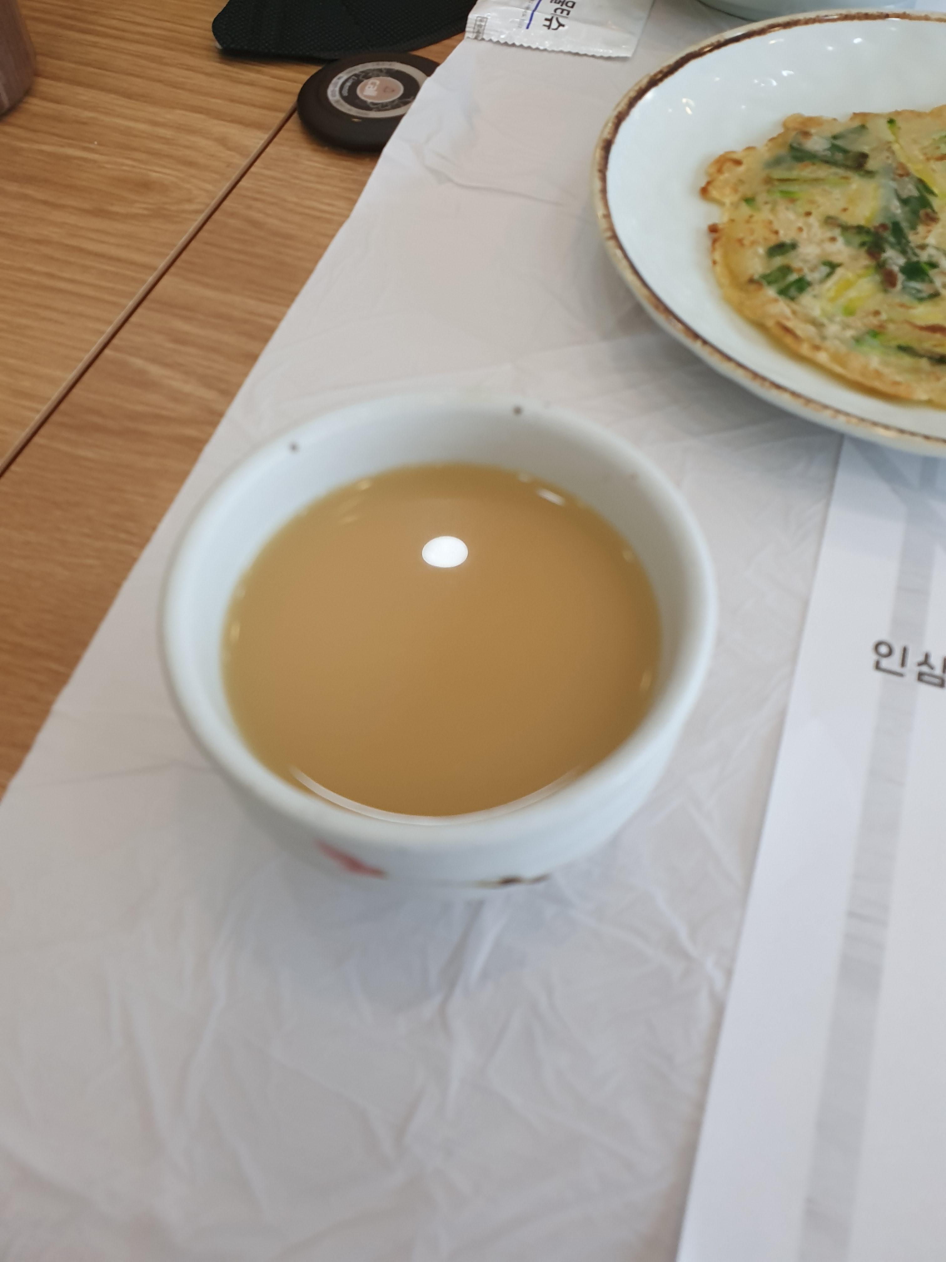 원내동 계룡삼계탕 인삼막걸리 인삼향이 진해서 좋다.