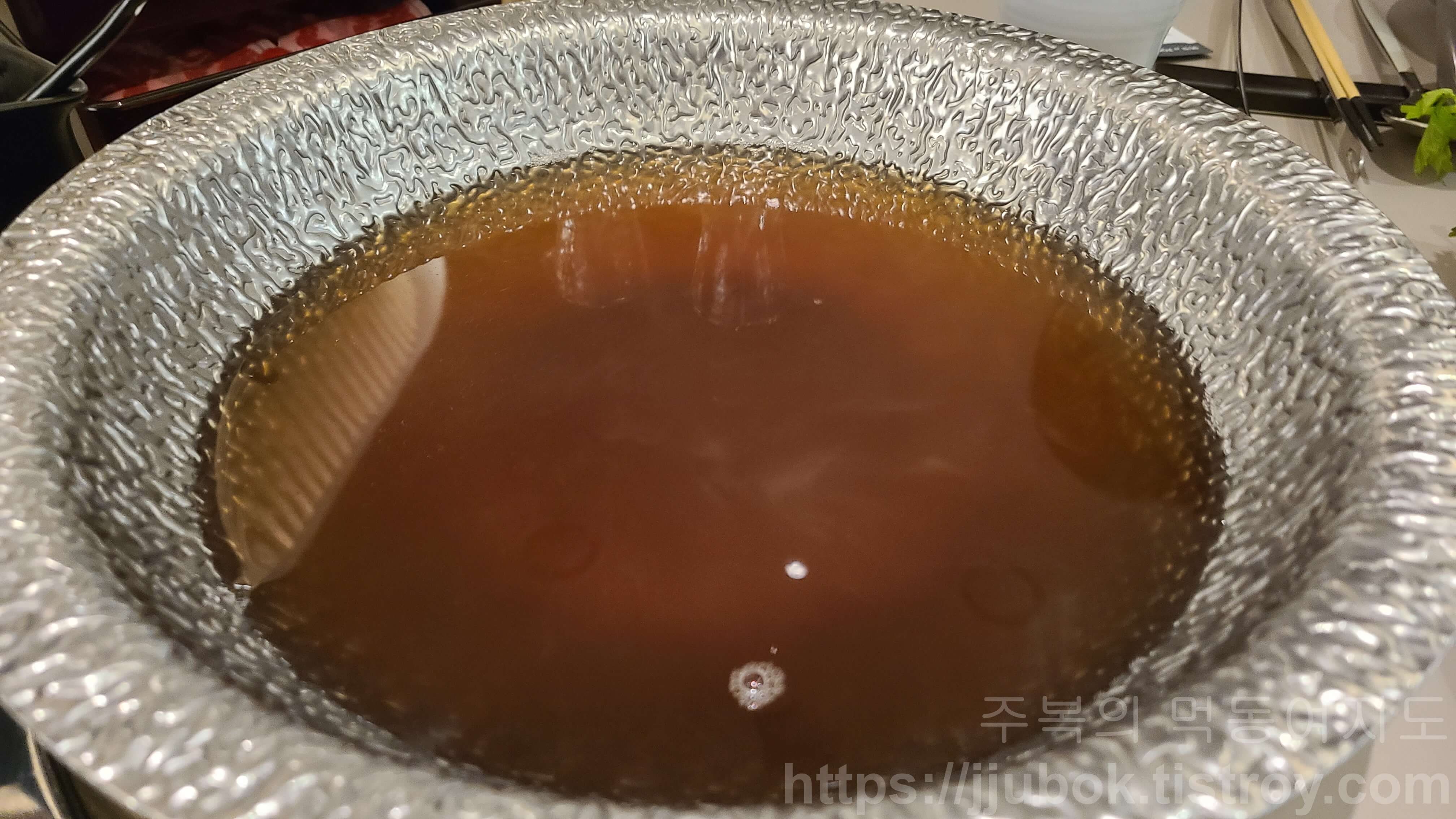 모던-샤브-하우스-감칠맛-나는-버섯-육수