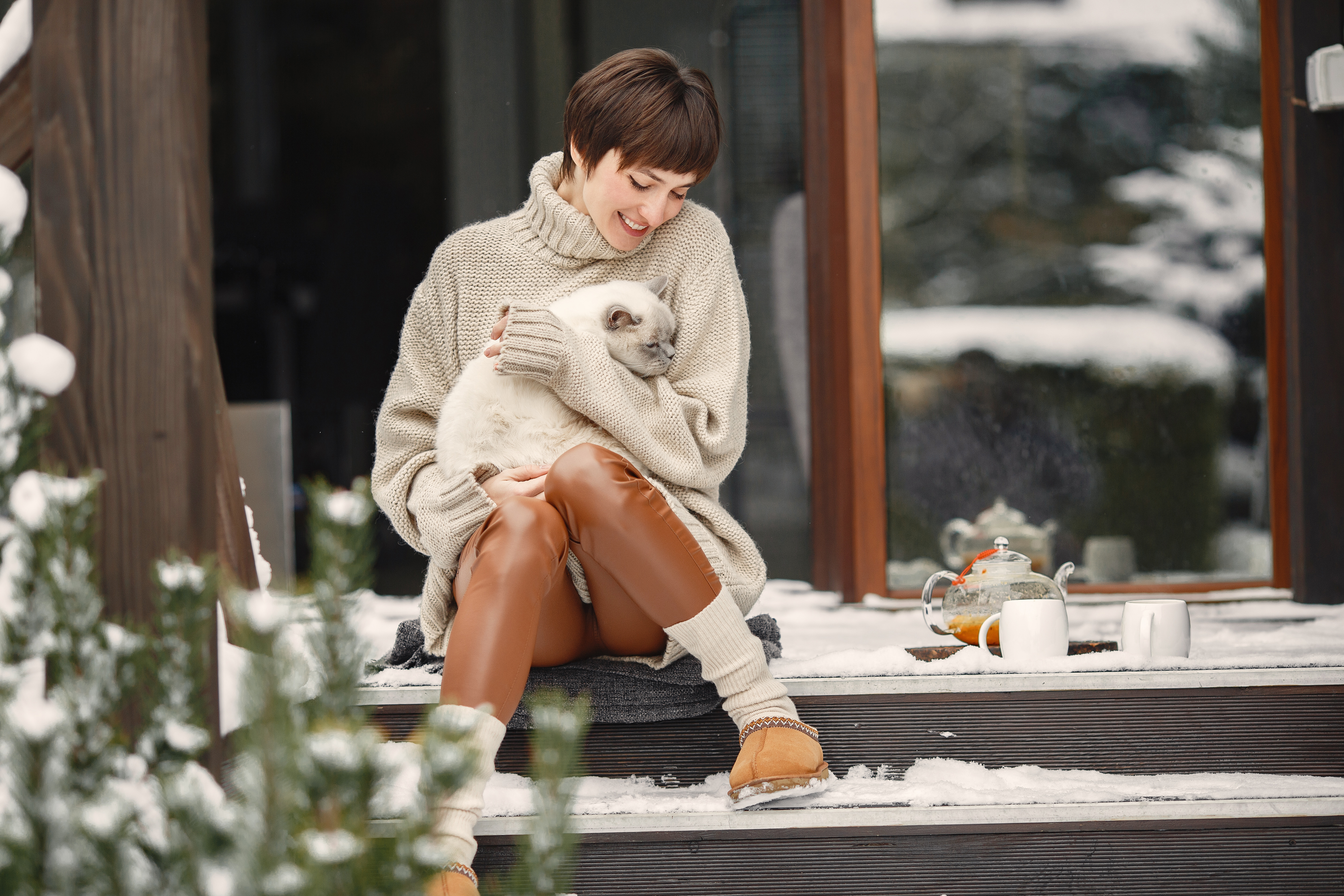 ๋ฐ๋ ค๋๋ฌผ๊ณผ ํจ๊ป ํ๋ ๊ฒจ์ธ์ฌํ <์๊ฐ prostooleh ์ถ์ฒ Freepik>