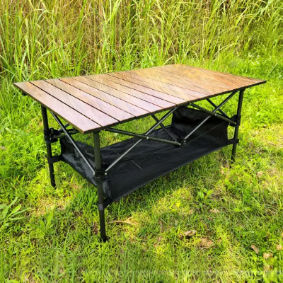 우드색 접이식 테이블 이미지