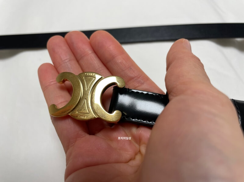 셀린느 트리옹프 벨트 스몰 - 유광 금장 로고