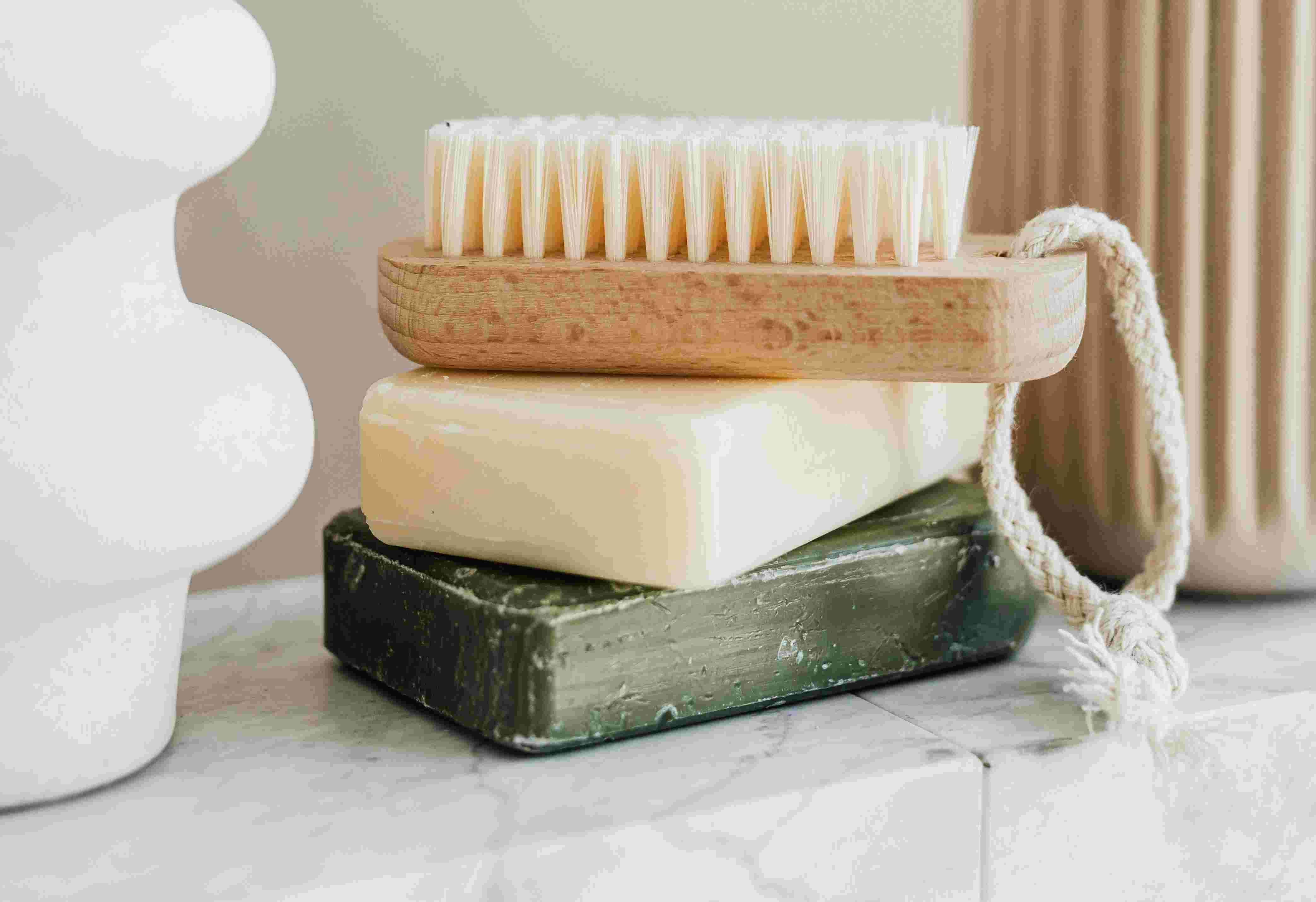 운동화 세탁법 총정리: 깨끗하게 오래 신는 꿀팁 대방출!