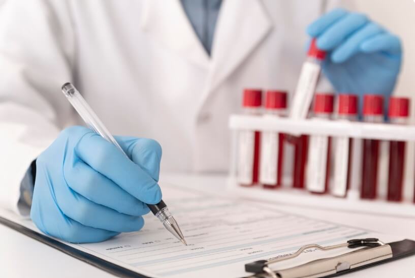 조직 검사하는 모습