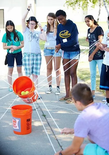 협동 레크레이션 게임 추천 1분 안에 팀워크 폭발 Minute to Win It 스타일_2