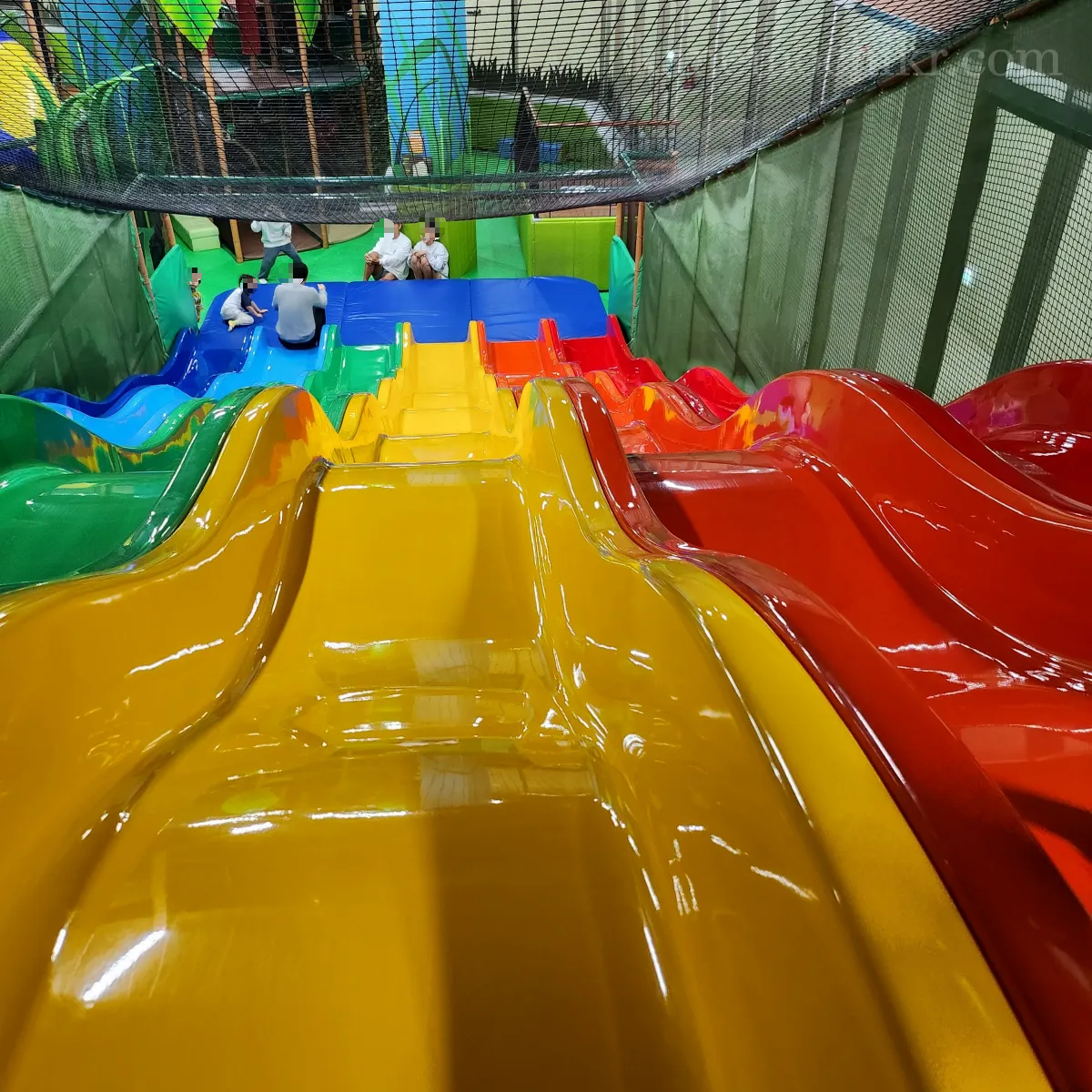 앤트월드-키즈카페-레인보우