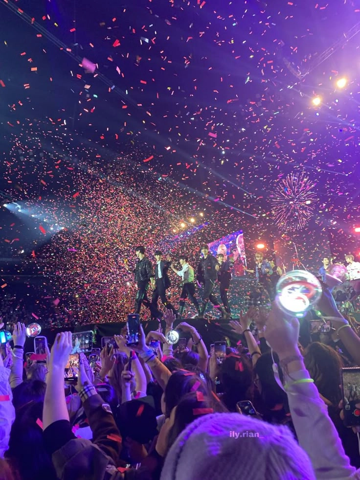 KPOP-concert-photos