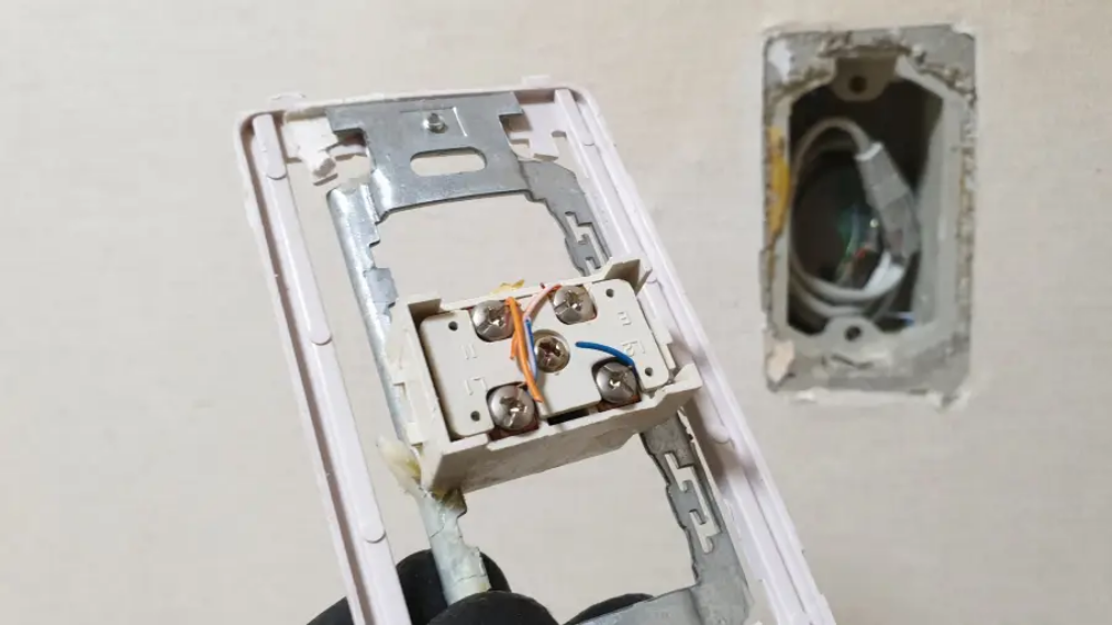 전화 단자 뗀 모습