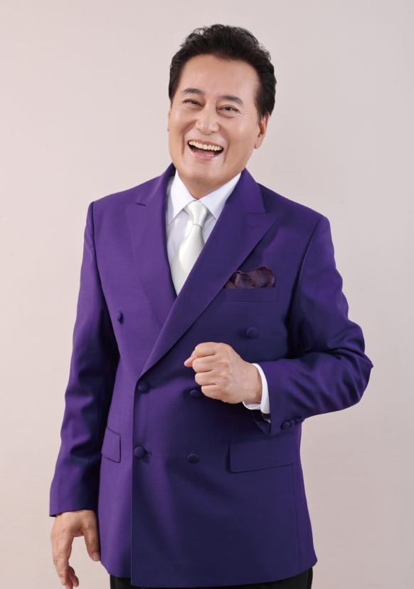 배우 겸 가수 김성환│무대와 방송에서 여전히 활발하게 활동중인 김성환 