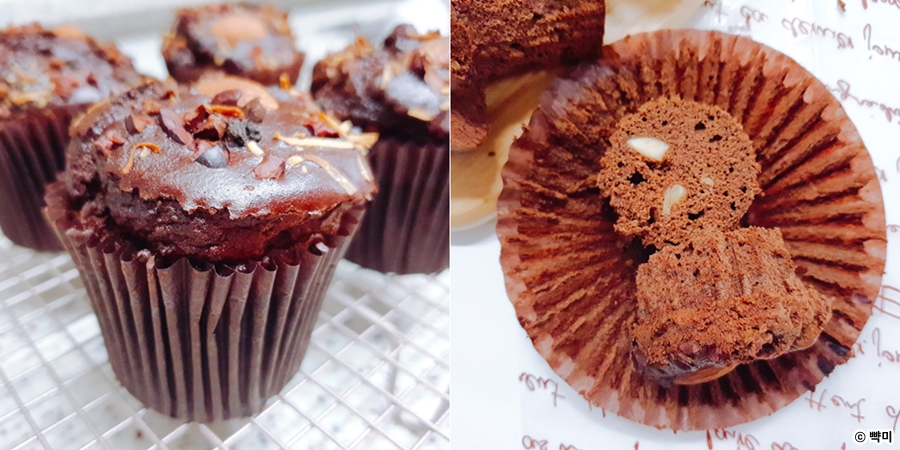 겉은 바삭하고 속은 푹신하게 완성된 다이어트 초코머핀 빵