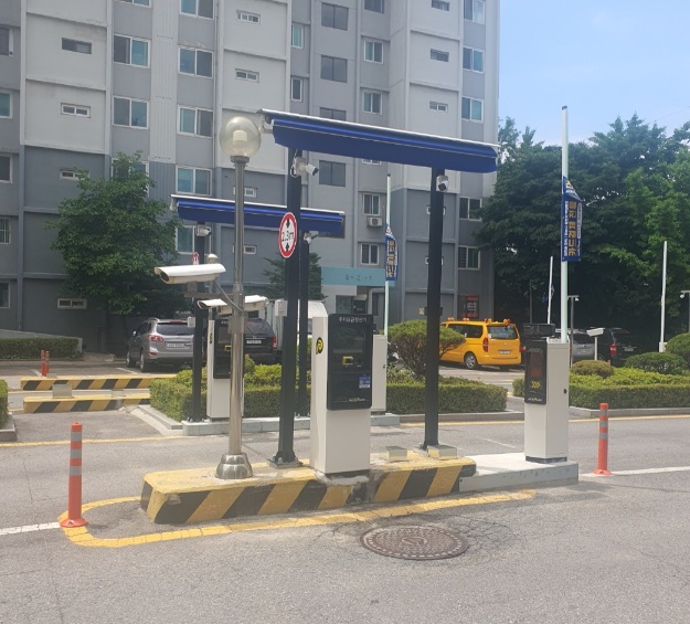 아파트 단지 내 무인주차 설치 모습