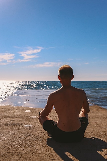 어깨 통증 원인과 치료법