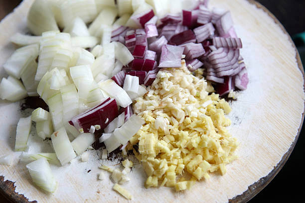 콜레스테롤 낮추는 음식 10가지를 알아봤습니다~ 이런 음식들이 왜 콜레스테롤을 낮추는지 원리도 설명했으니 꼼꼼하게 읽어 보시기 바랍니다.