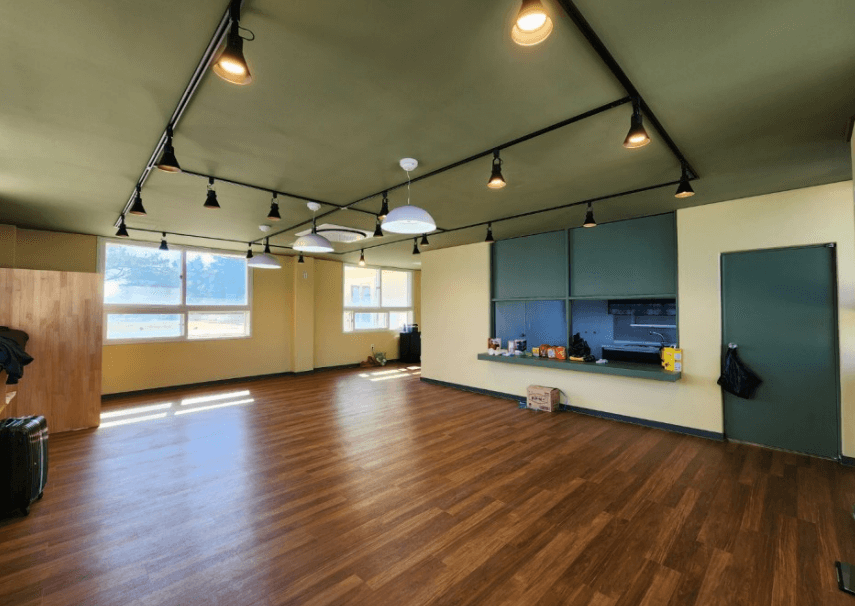 통영 고양이 학교 시설